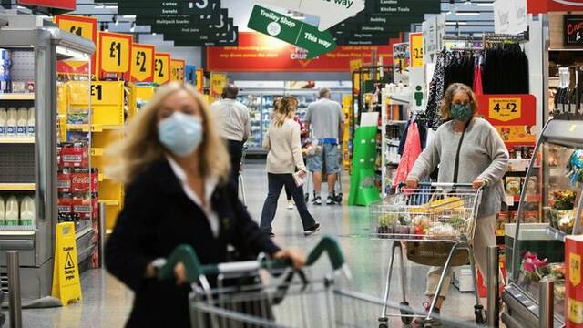 "درجات الحرارة" تهبط بمبيعات التجزئة في بريطانيا خلال سبتمبر