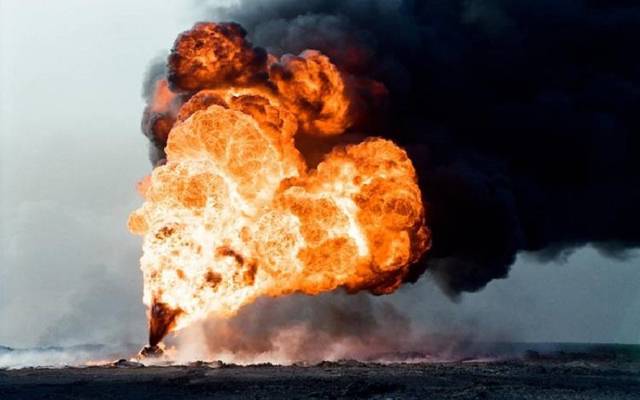 "البترول الوطنية" تعلن السيطرة على حريق مصفاة "الأحمدي"