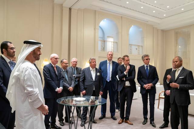 بالصور..ولي عهد أبوظبي يجتمع مع عدد من ممثلي الشركات الألمانية