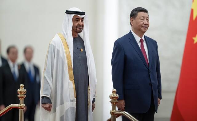 رئيس الإمارات الشيخ محمد بن زايد والرئيس الصيني شي جين بينغ