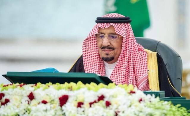 مجلس الوزراء يصدر 20 قرارًا جديدًا في اجتماعه بجدة برئاسة خادم الحرمين