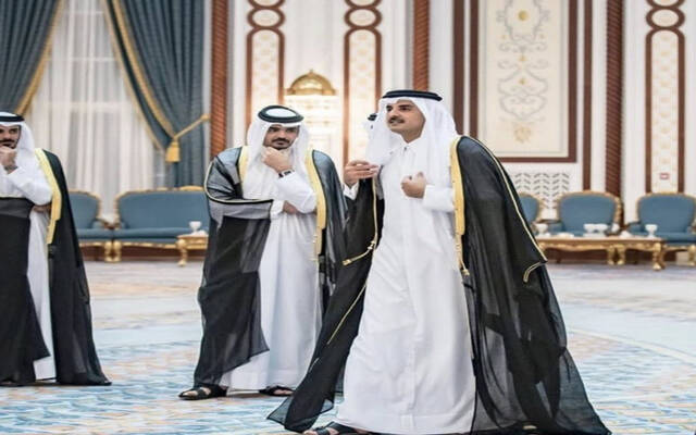 أمير قطر يستقبل القادة المشاركين في القمة الخليجية