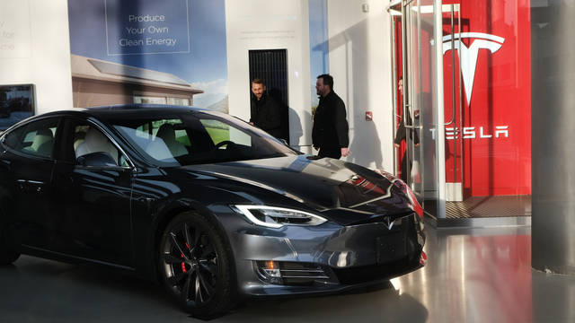 Saudi PIF sells over 99% of shares in Tesla