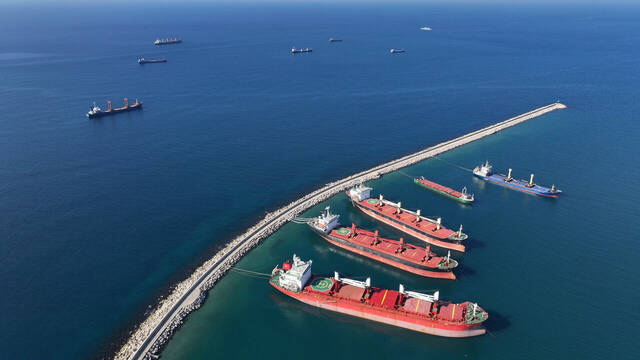 ميناء طرطوس السوري