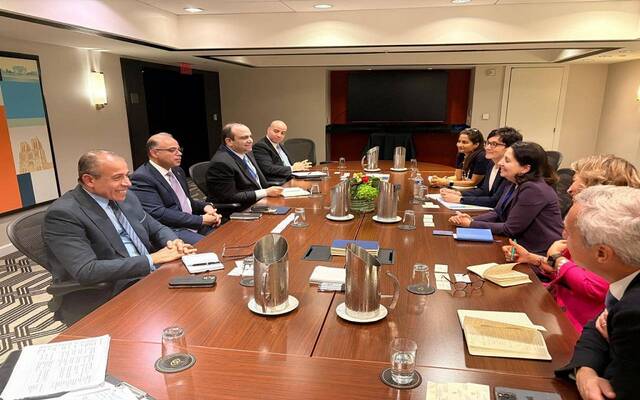 الدكتور محمد فريد وزير الاستثمار والتجارة الخارجية المصري خلال اجتماع مع قيادات مجموعة سيتي بنك العالمية