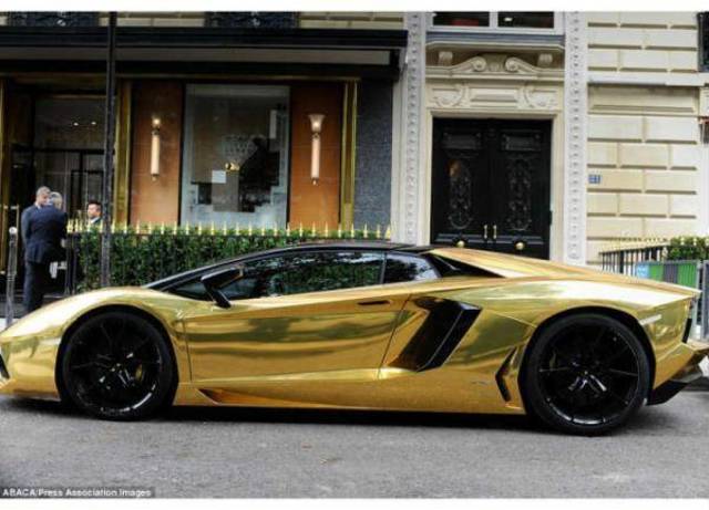 شاهد السيارة الأغلى في العالم من الذهب بلغت 6 مليون دولار