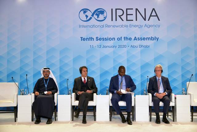ضمن فعاليات "إيرينا".. "أبوظبي للتنمية" يمول 8 مشاريع طاقة متجددة