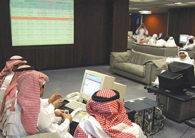 السوق السعودية تتخطى مستوى 7200 نقطة فى منتصف التداولات