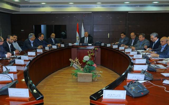 النقل المصرية والستوم العالمية تستعرضان معدلات تنفيذ مشروعات السكك الحديدية