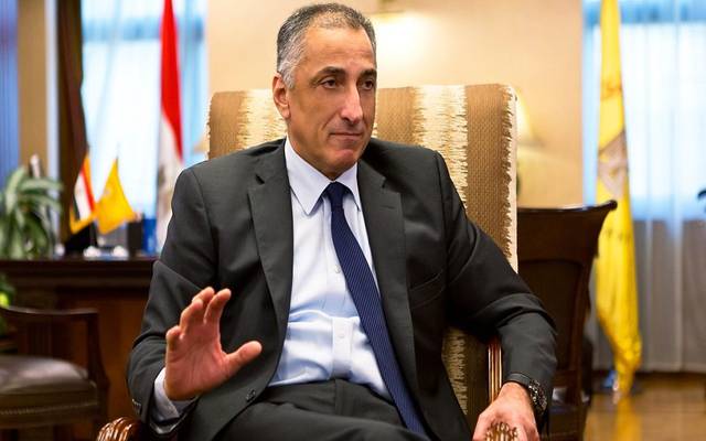 محافظ المركزي المصري يبرر قرار خفض حدود السحب النقدي اليومية