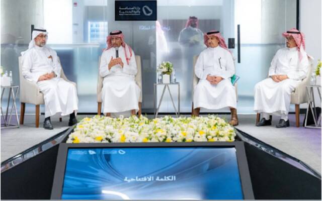 وزير الصناعة والثروة المعدنية بندر بن إبراهيم الخريف