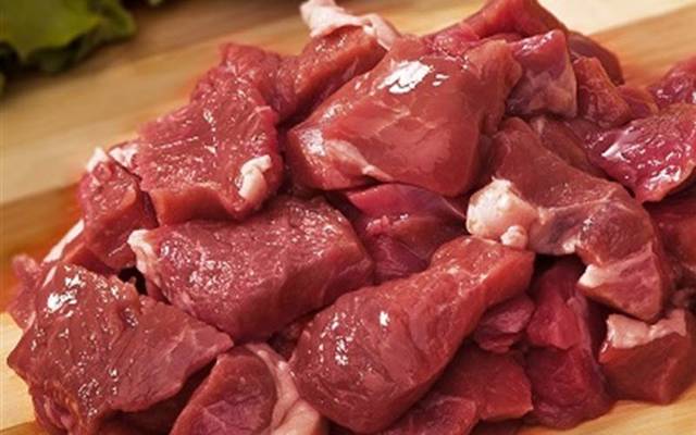 "التجارة" الكويتية تدرس إضافة اللحوم إلى بطاقة التموين