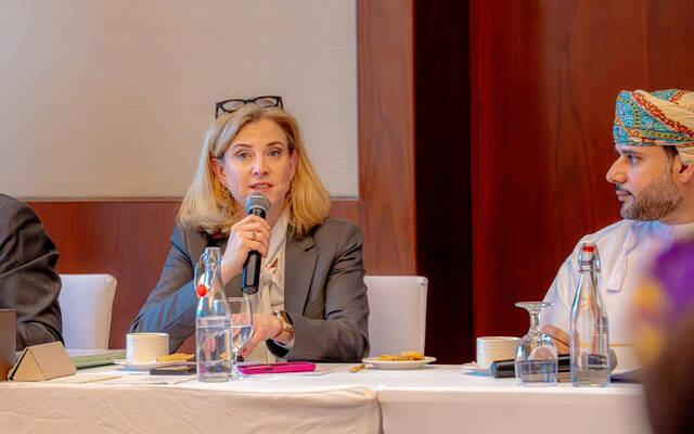 وزيرة الخارجية الاتحادية للشؤون الأوروبية والدولية في جمهورية النمسا بياته ماينل-رايسينغر خلال لقاء الأعمال العُماني النمساوي