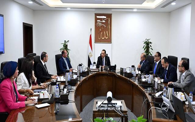 رئيس وزراء مصر: دعم حكومي كامل لتطوير سوق المال وزيادة الاستثمارات