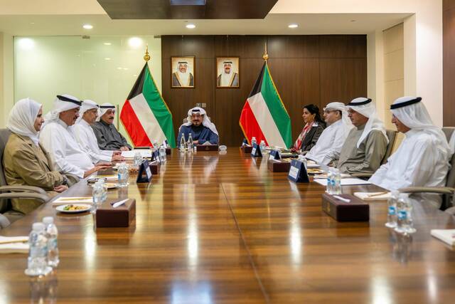 خلال الاجتماع