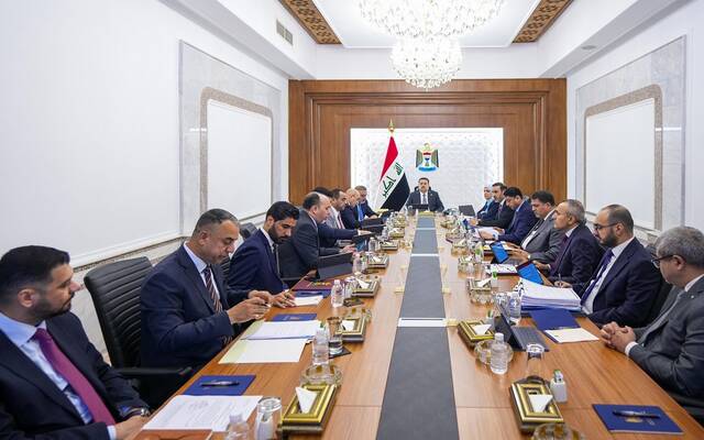 رئيس الوزراء يشهد إطلاق مشاريع جديدة خلال اجتماع للجنة العليا للاستثمار والإعمار