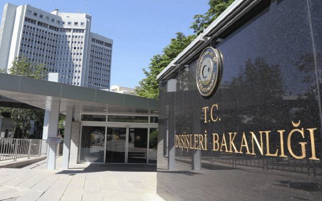 البنك المركزي التركي يتراجع عن التعهد بتشديد السياسة النقدية