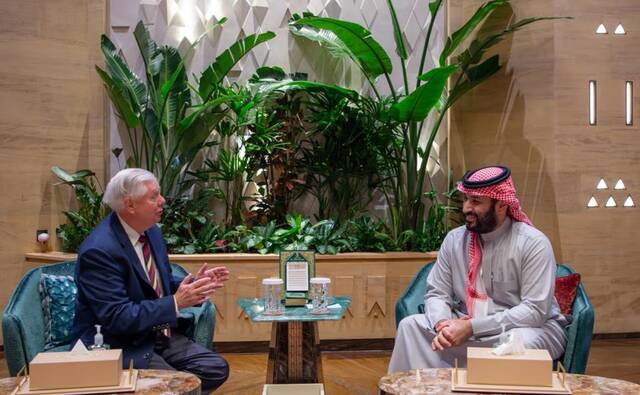 ولي العهد والسيناتور الأمريكي