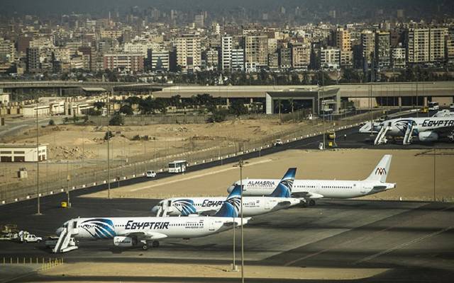 مصر للطيران تطالب المسافرين إلى فرنسا بتقديم فحص سلبي لكورونا
