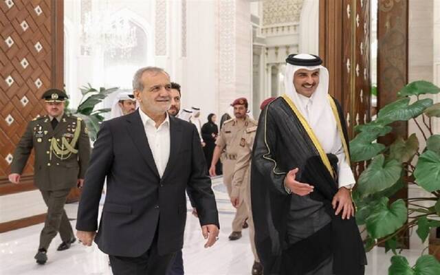 أمير قطر يلتقي رئيس إيران.. وبزشكيان: عدوان إسرائيل مخطط لإفشال جهود الدبلوماسية