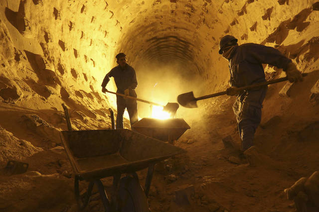 "مصر للألومنيوم" توافق على توزيع 1.4 جنيه للسهم