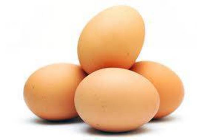 أسعار البيض ترتفع 26%.. و"الحبة" تُباع بريال