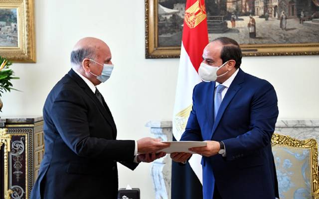 وزير الخارجية العراقي يبحث العلاقات الثنائية مع الرئيس المصري