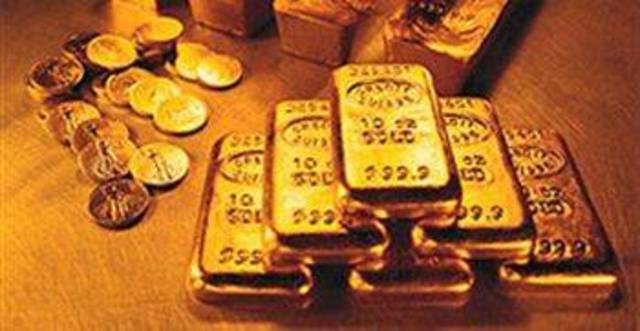 خبير اقتصادي: أسعار الذهب تواصل انخفاضها إلى 1232 دولاراً للأونصة