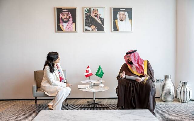 وزير الاقتصاد والتخطيط السعودي يعقد اجتماعاً مع وزيرة خارجية- كندا