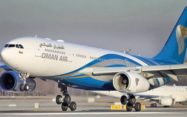 طائرة تابعة للطيران العماني
