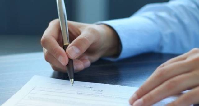 سوف يظهر الأثر المالي لهذه العقد على إيرادات الشركة اعتباراً من الربع الأول من العام 2016