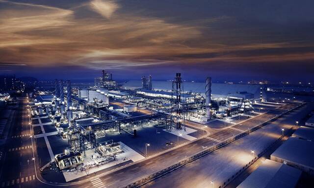 ADNOC awards NMDC Energy, int’l partners contract for $5.5bn LNG project