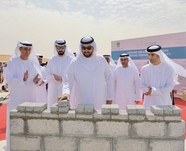 صور.. ولى عهد أم القيوين يدشن محطة لانتاج الوقود البديل