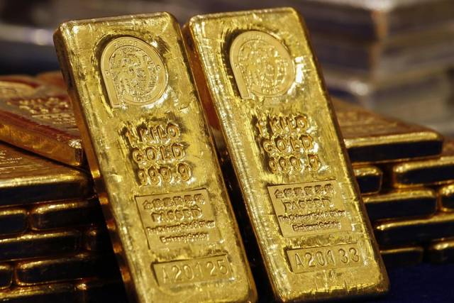 Gold edges down on US-China trade optimism