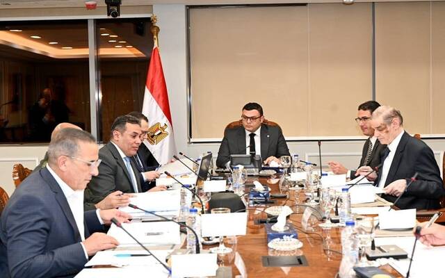 شريف الشربيني وزير الإسكان والمرافق والمجتمعات العمرانية المصري خلال اجتماع مجلس إدارة الهيئة العامة للتنمية السياحية