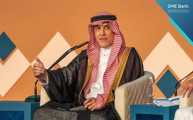 الرئيس التنفيذي لبنك المنشآت الصغيرة والمتوسطة، إبراهيم بن حمد الراشد، خلال مشاركته في منتدى عسير للاستثمار بنسخته الثانية