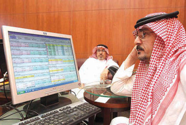 تداولات آخر نصف ساعة تضغط على السوق السعودي ليغلق باللون الأحمر