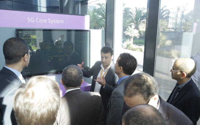 الحضور أُثناء استعرض الشركتين خدمات الجيل الخامس بالرباط، الصورة من المصدر