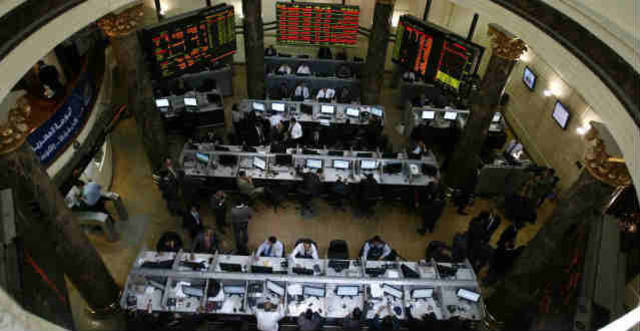 البورصة المصرية تقلص مكاسبها المبكرة بعد تفجيرات الخارجية