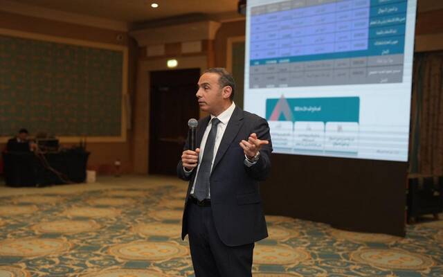 الدكتور إسلام عزام رئيس البورصة المصرية