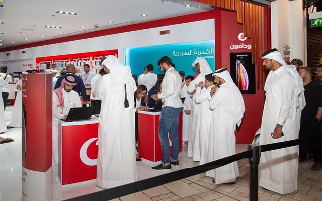 "قطر الإسلامي" يوقع اتفاقيتين مع البريد و"فودافون"