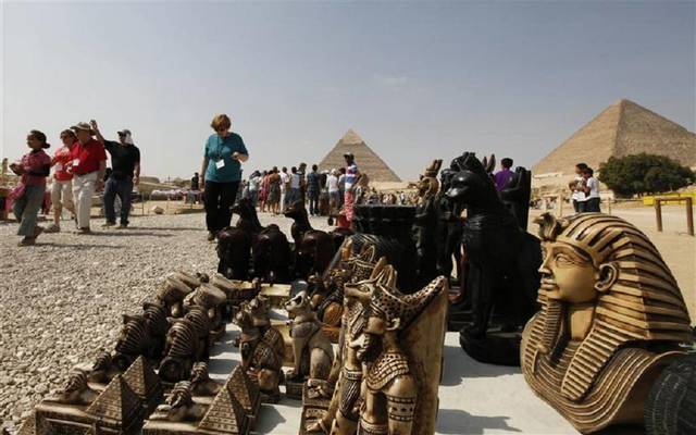 مصر تقرر تأجيل مديونيات قطاع السياحة إلى يونيو 2018
