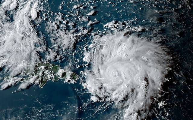 إعصار دوريان يتحول للجنوب مع اقترابه من ولاية فلوريدا الأمريكية