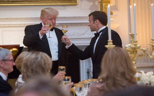 ترامب يهدد بفرض رسوم 200% على النبيذ الفرنسي