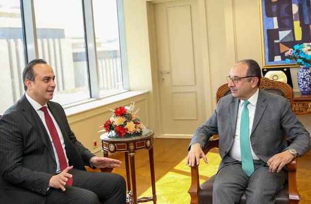 مصر.. "قطاع الأعمال" تبحث مع "الرعاية الصحية" التعاون المشترك