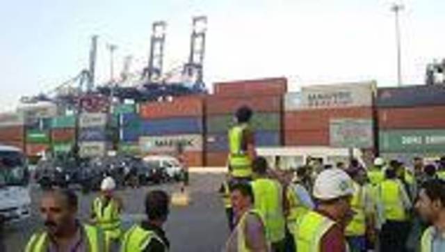 ارتفاع حركة المناولة بميناء العقبة وسط تكدس آلاف الحاويات
