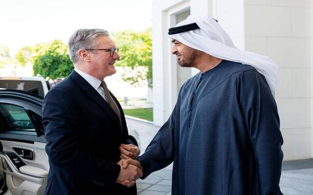 محمد بن زايد وستارمر