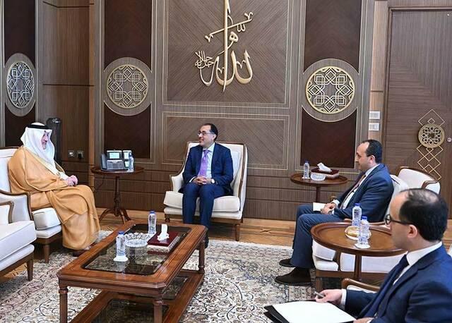 رئيس الوزراء المصري يستقبل سفير المملكة بالقاهرة بمناسبة انتهاء مهام عمله