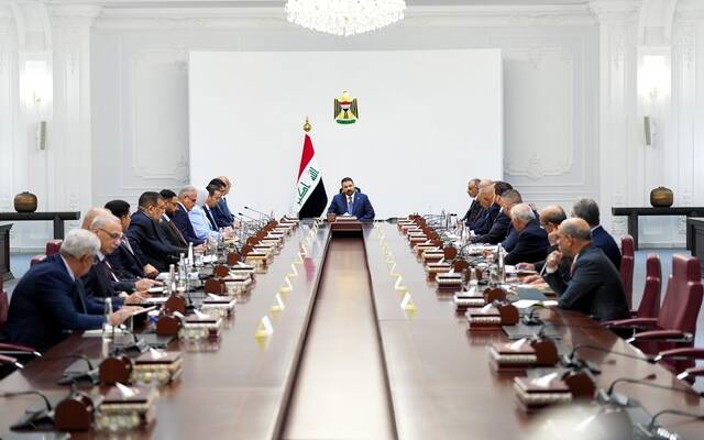 رئيس مجلس الوزراء يرأس اجتماعاً موسعاً لوزارة النفط
