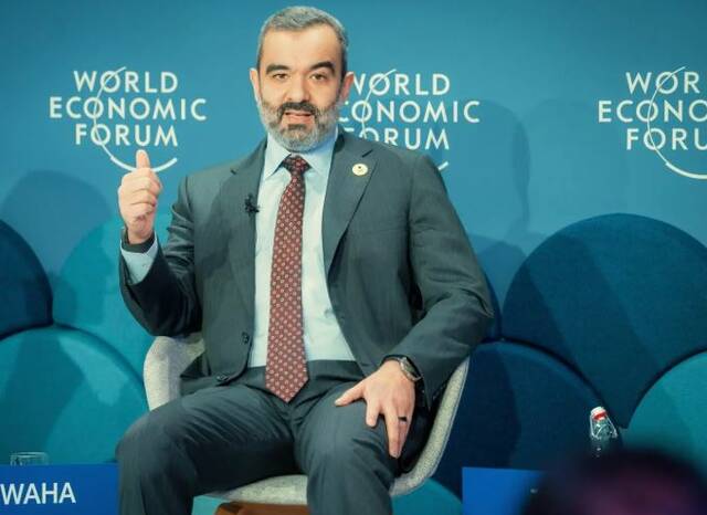 وزير الاتصالات وتقنية المعلومات عبدالله بن عامر السواحه خلال مشاركته ضمن أعمال المنتدى الاقتصادي العالمي في دافوس